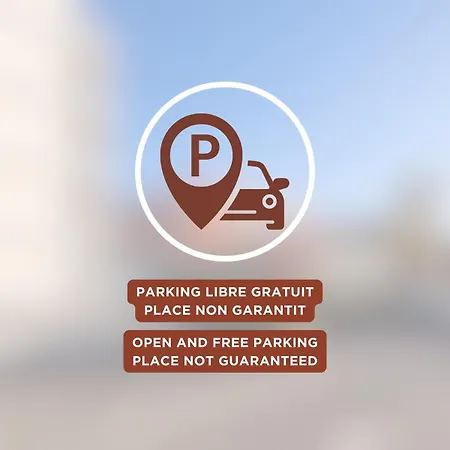 Face à La Avec Parking