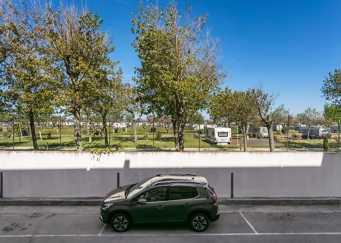 Face à La Avec Parking Palavas-les-Flots